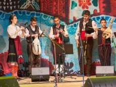 10 години Школа по народно пеене – мистерия от гласове, талант, фолклор, наследство, незабравим юбилей с концерт-спектакъл „Мечта”