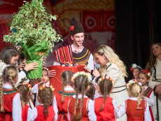 10 години Школа по народно пеене – мистерия от гласове, талант, фолклор, наследство, незабравим юбилей с концерт-спектакъл „Мечта”