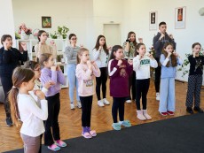 В майсторски клас по вокална техника проф. Сребра Михалева обучи певците