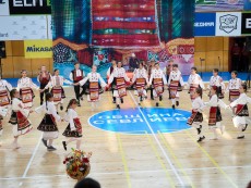 Нашето богатство – деца с родолюбиви сърца виха хора в ритъма на традициите и фолклора