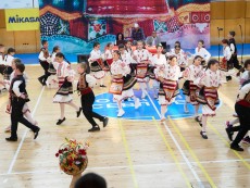 Нашето богатство – деца с родолюбиви сърца виха хора в ритъма на традициите и фолклора