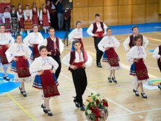 Нашето богатство – деца с родолюбиви сърца виха хора в ритъма на традициите и фолклора