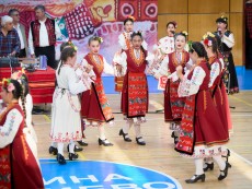 Нашето богатство – деца с родолюбиви сърца виха хора в ритъма на традициите и фолклора