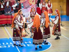 Нашето богатство – деца с родолюбиви сърца виха хора в ритъма на традициите и фолклора