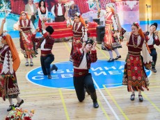 Нашето богатство – деца с родолюбиви сърца виха хора в ритъма на традициите и фолклора