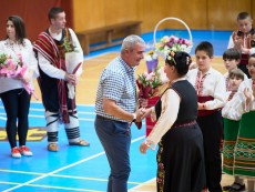 Нашето богатство – деца с родолюбиви сърца виха хора в ритъма на традициите и фолклора