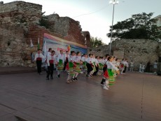Малките пазители на българския фолклор участваха в Международен фестивал „Фолклорни нюанси“