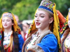 Младост и традиция в един фолклорен спектакъл