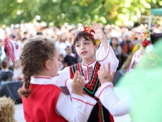 Нашите талантливи „Черешки” в Празника на тиквата в Севлиево